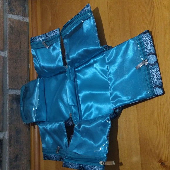 makeup travel bag organizer - Picture 5 of 10